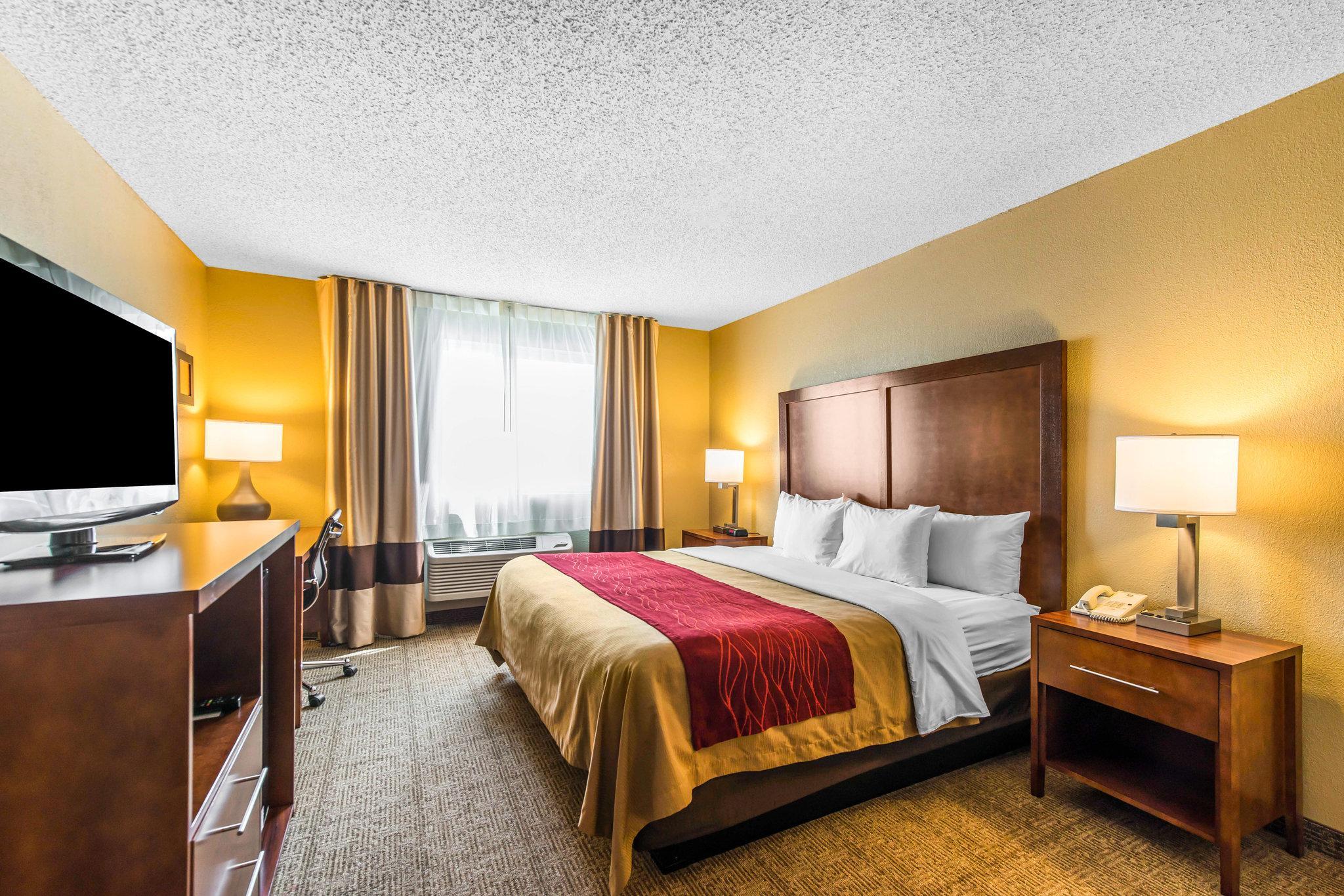 Comfort Inn & Suites Hays I-70 Exteriér fotografie
