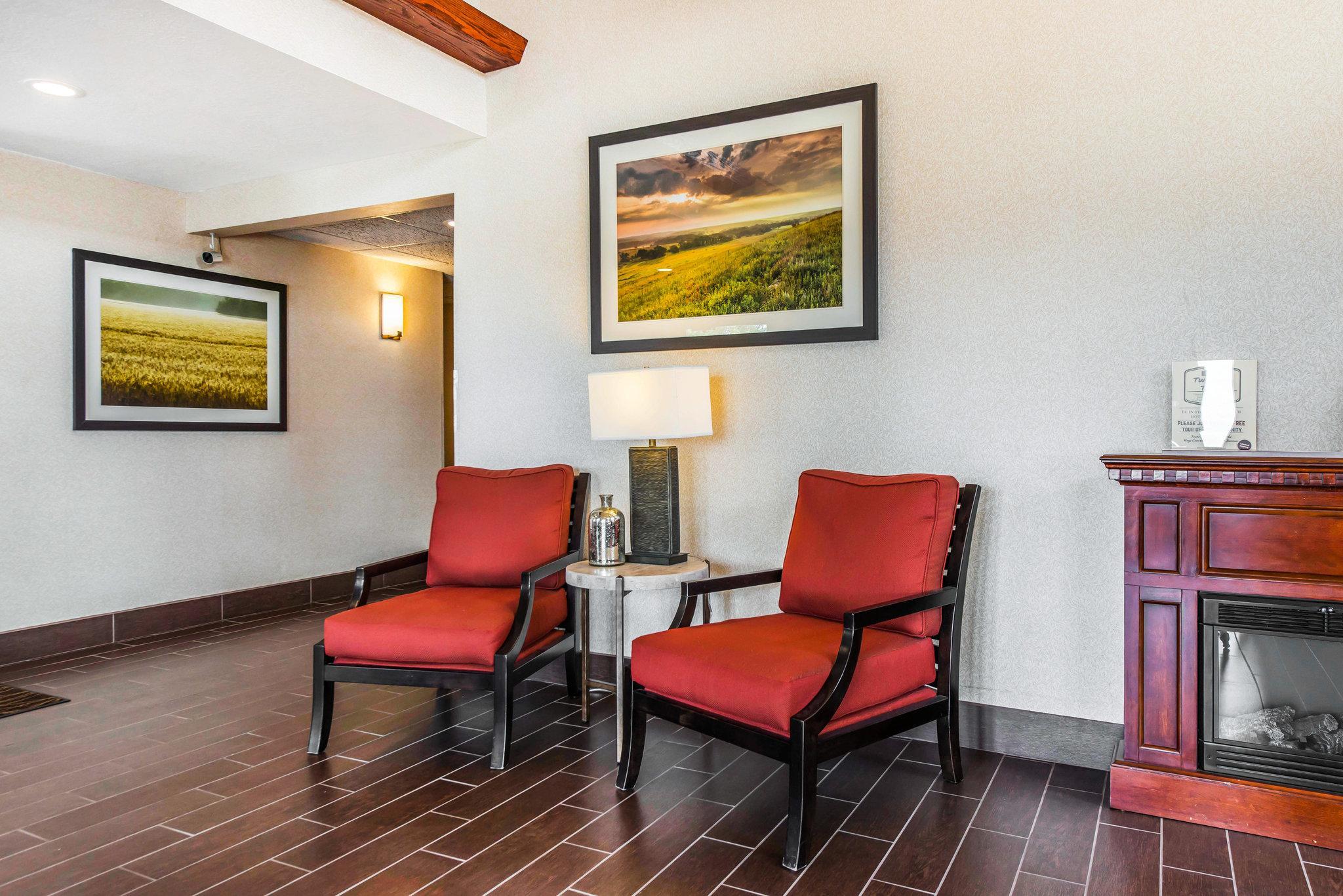 Comfort Inn & Suites Hays I-70 Exteriér fotografie