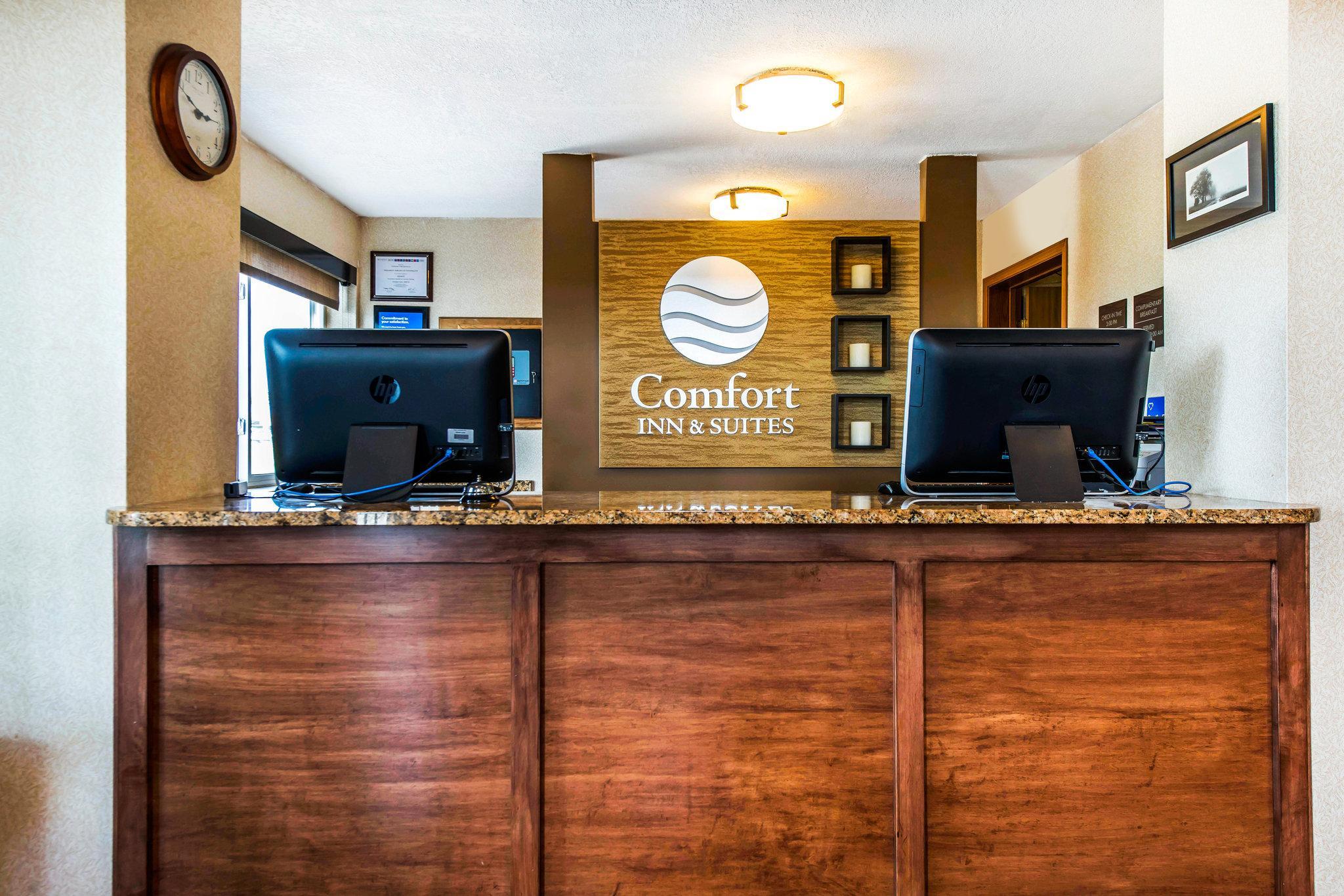 Comfort Inn & Suites Hays I-70 Exteriér fotografie