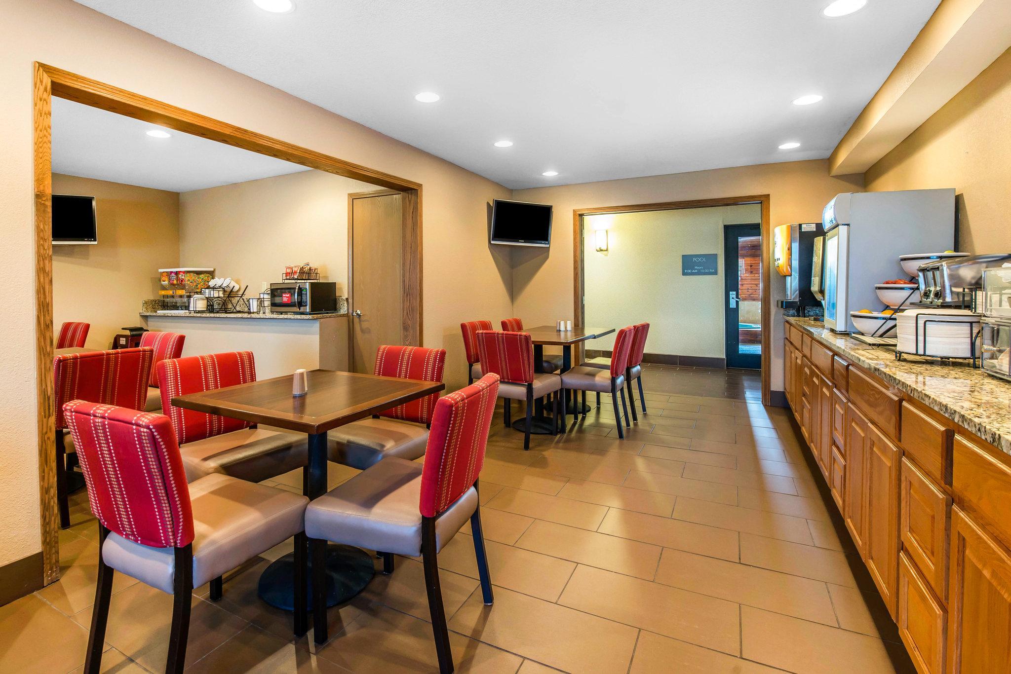 Comfort Inn & Suites Hays I-70 Exteriér fotografie