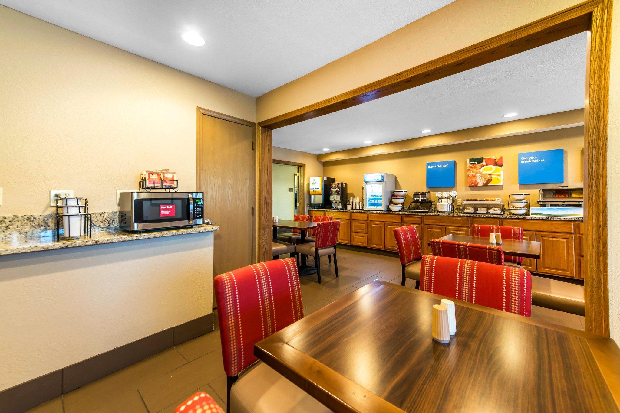 Comfort Inn & Suites Hays I-70 Exteriér fotografie
