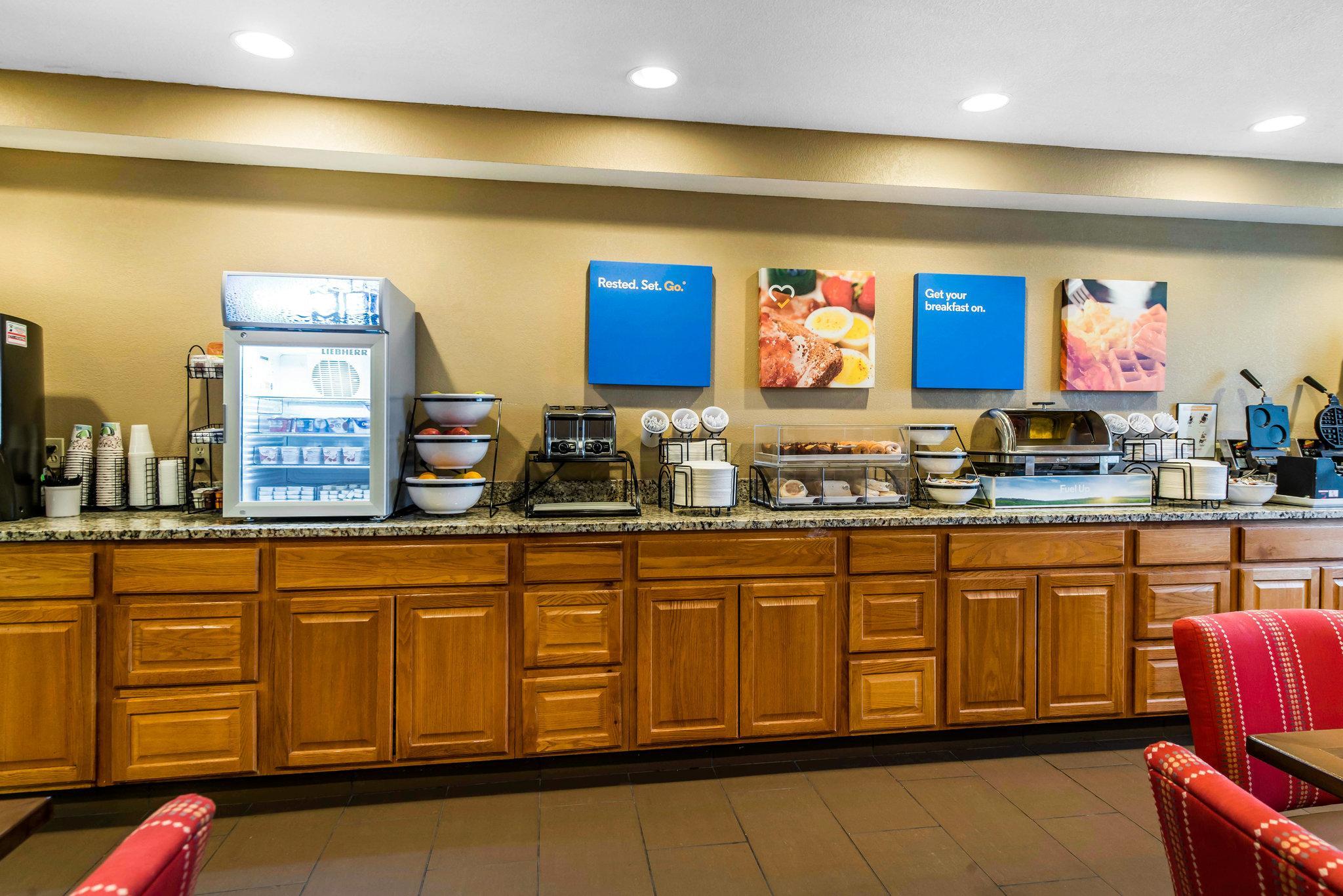 Comfort Inn & Suites Hays I-70 Exteriér fotografie