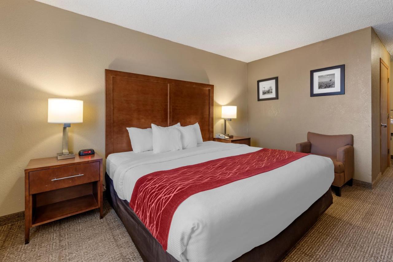 Comfort Inn & Suites Hays I-70 Exteriér fotografie