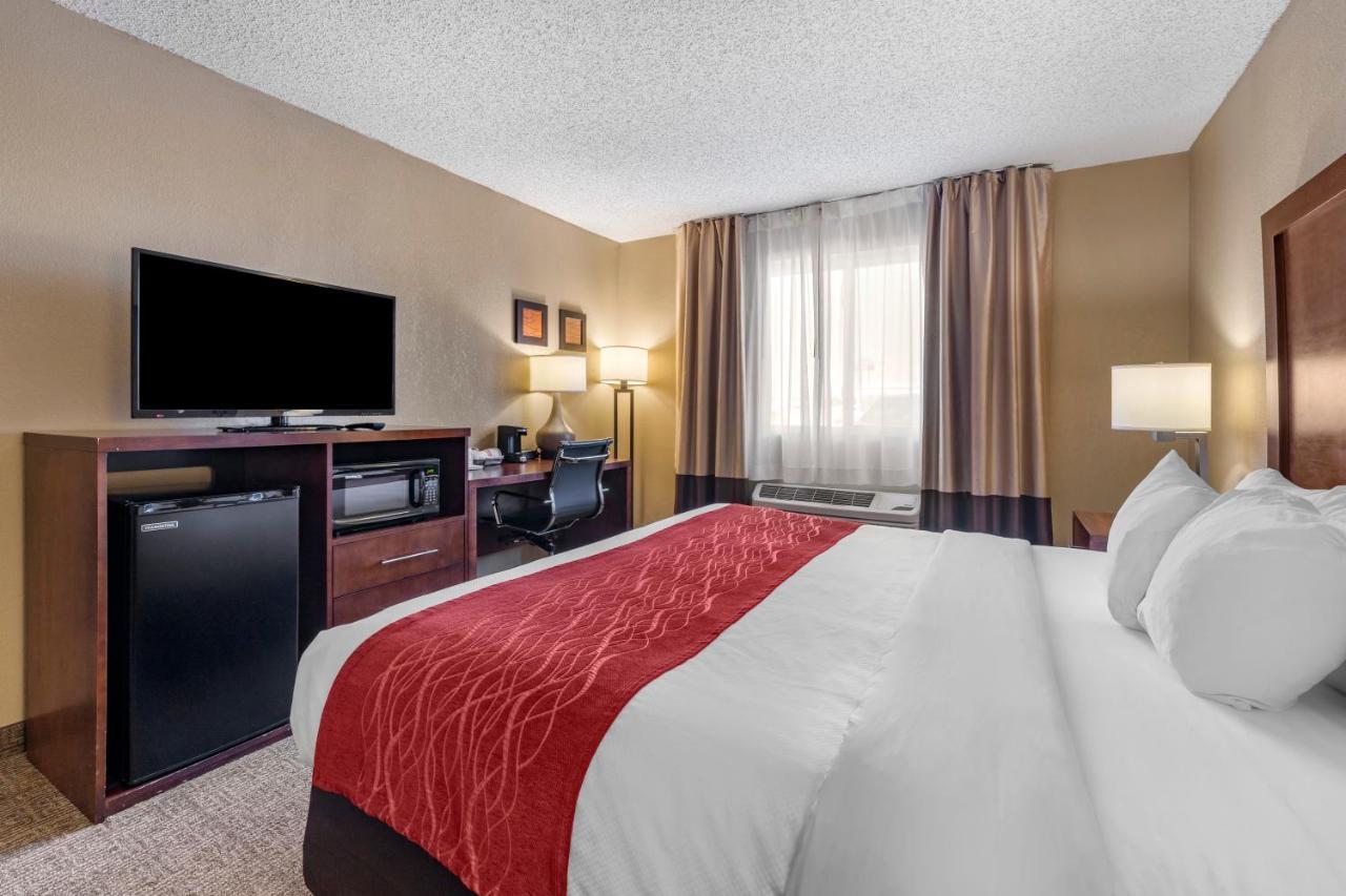 Comfort Inn & Suites Hays I-70 Exteriér fotografie
