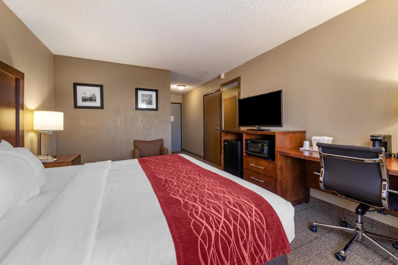 Comfort Inn & Suites Hays I-70 Exteriér fotografie