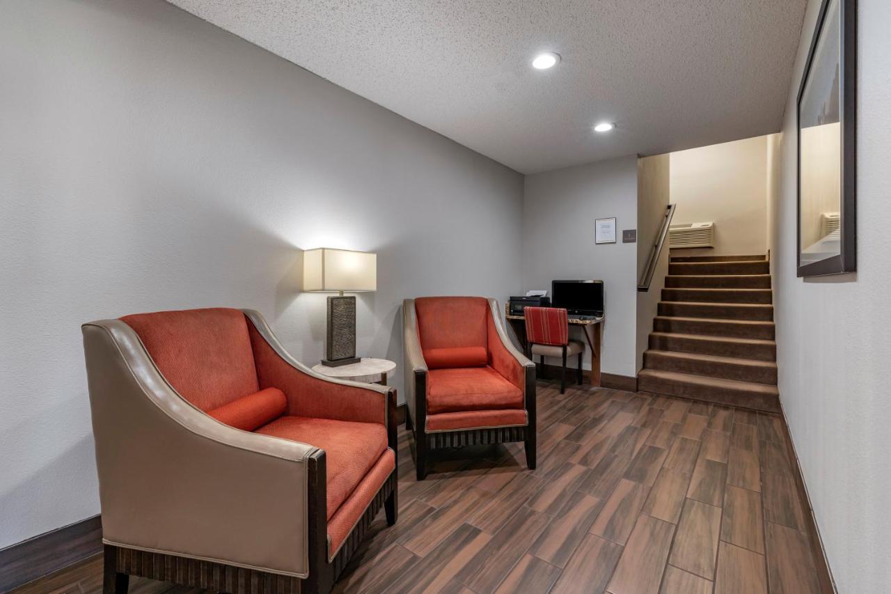 Comfort Inn & Suites Hays I-70 Exteriér fotografie