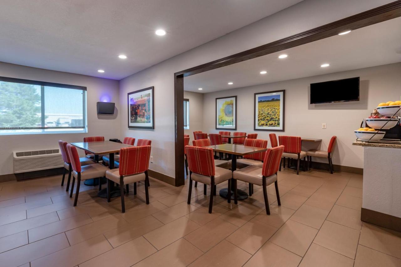 Comfort Inn & Suites Hays I-70 Exteriér fotografie