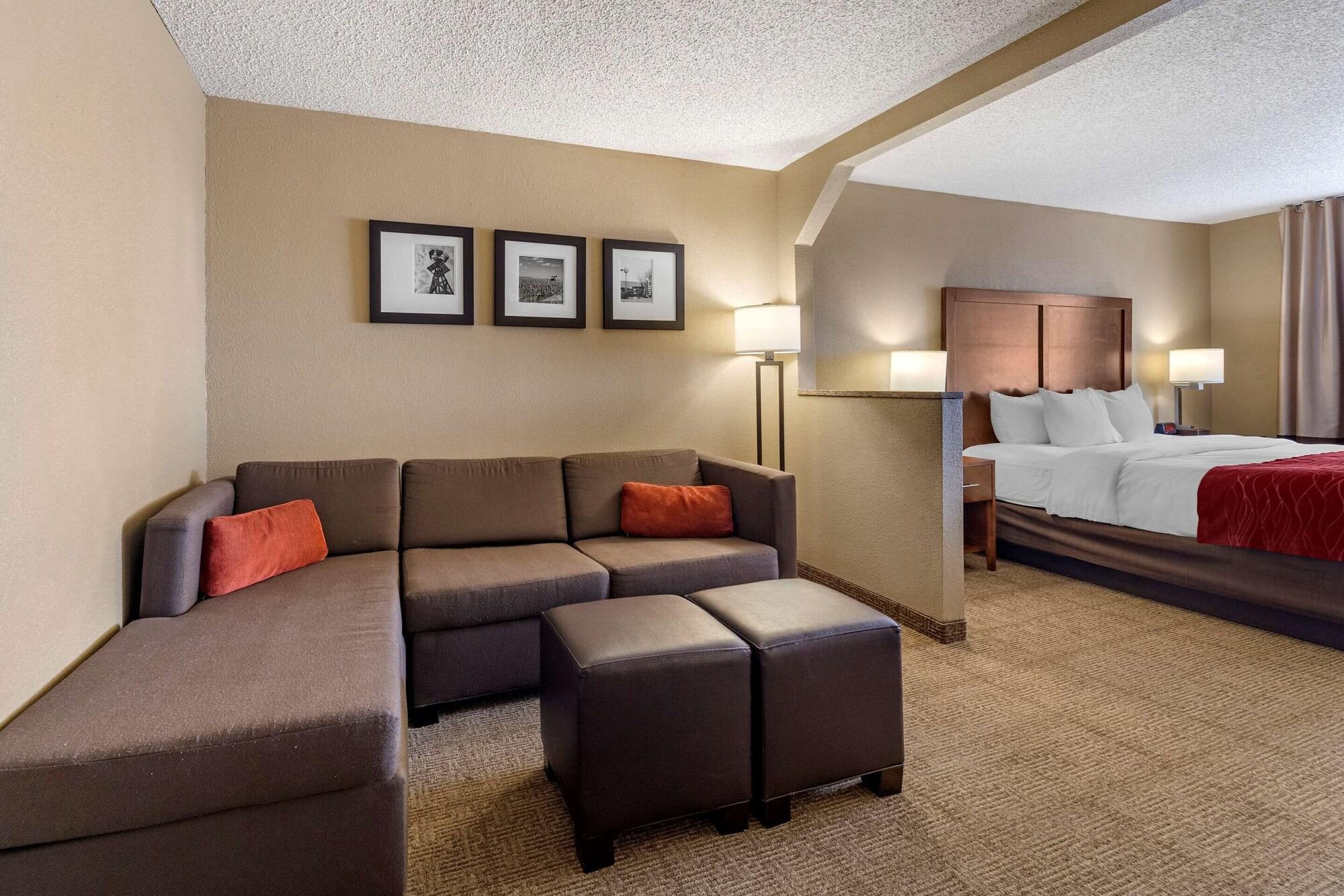 Comfort Inn & Suites Hays I-70 Exteriér fotografie